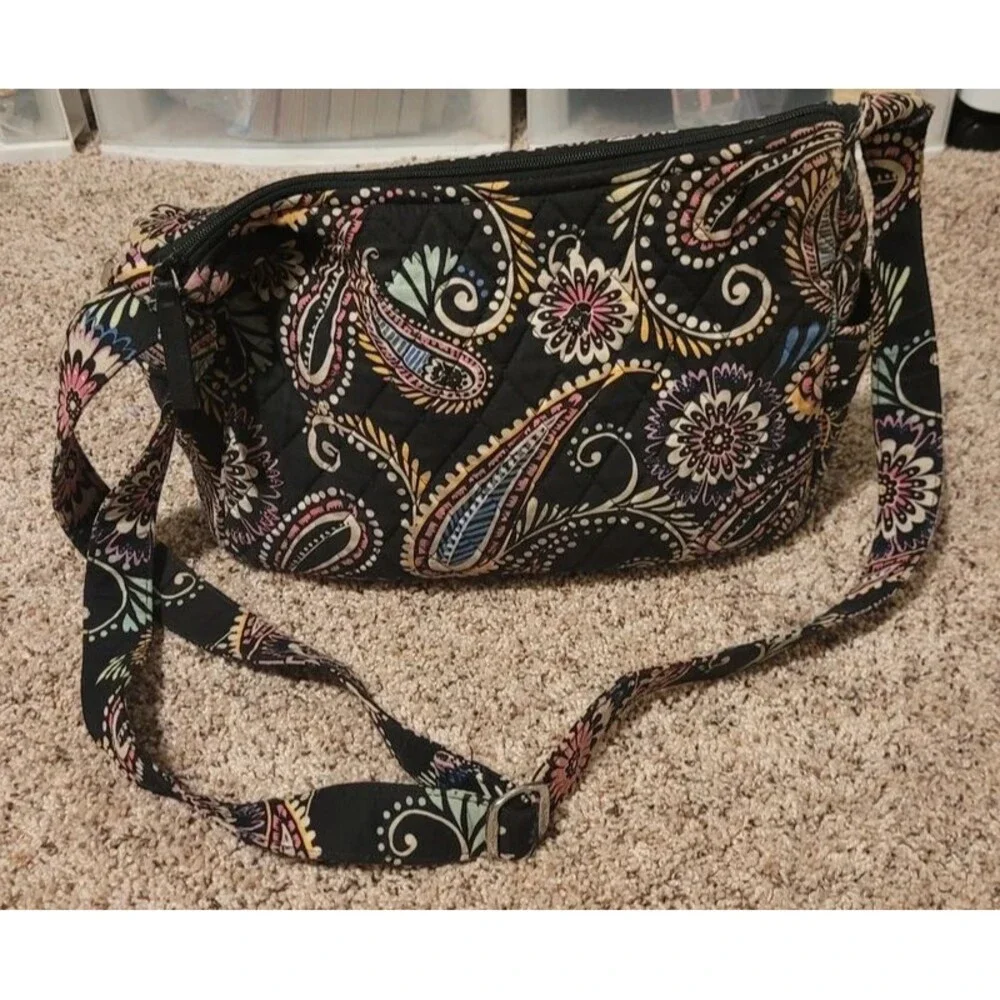 Vera Bradley Fun floral pattern purse